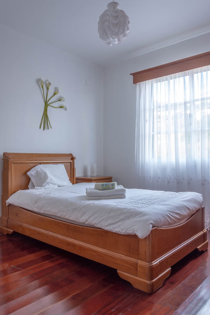 Dormitorio individual 1