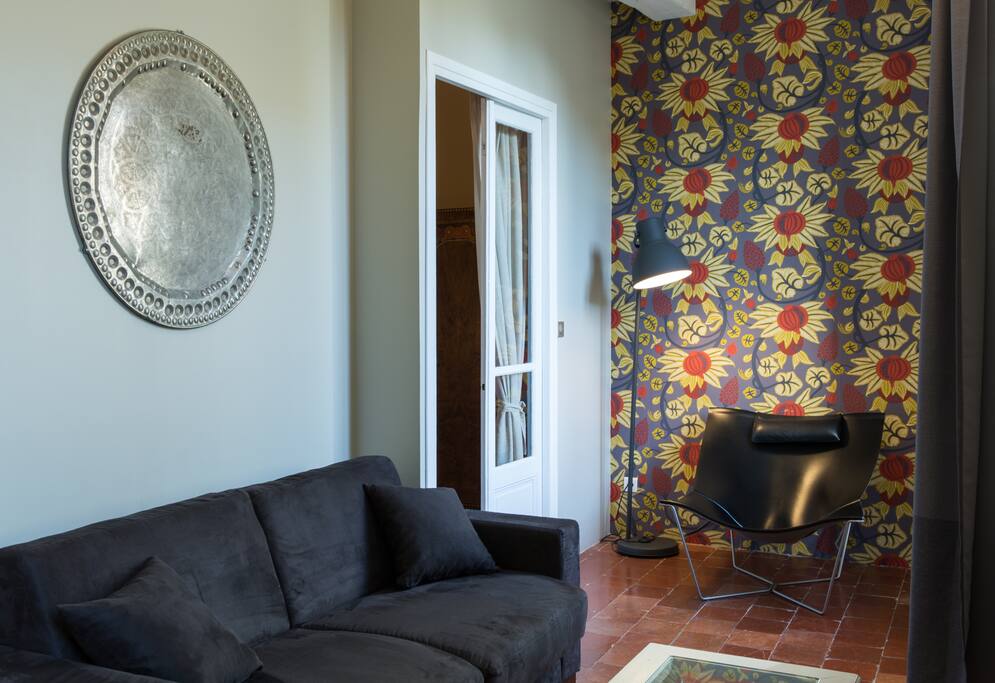 Living room with pull-out sofa bed