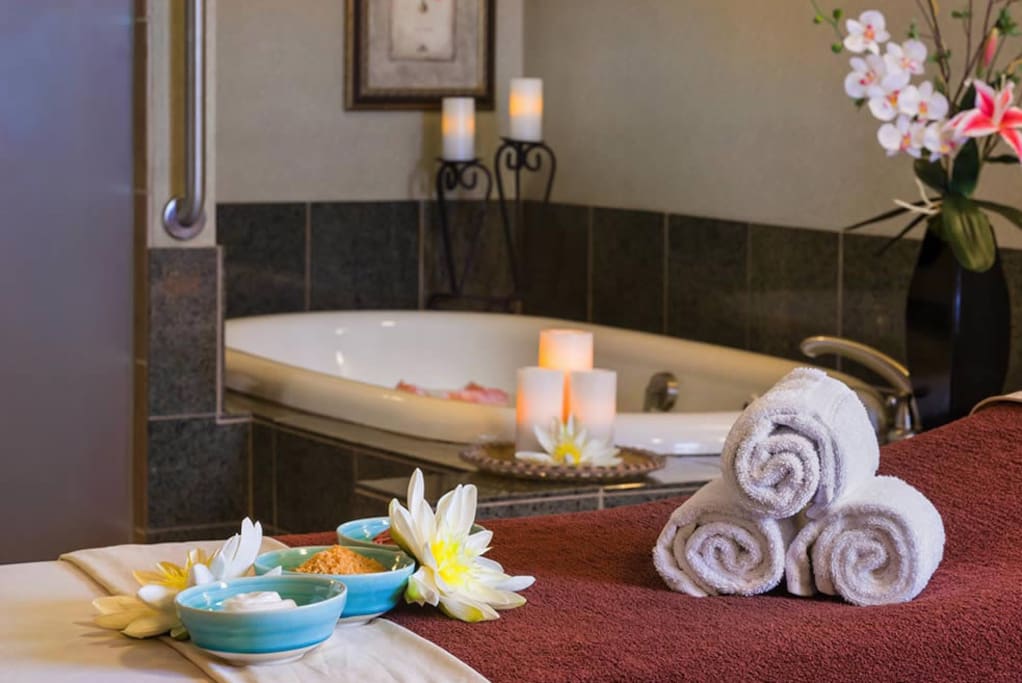 Bath with jetted tub, separate shower & double vanity