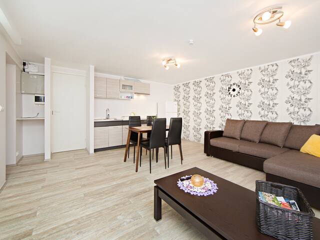 Watch Four Rooms HDQ Watch Four Rooms HDQ