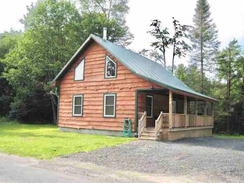 Lake Effect Lodge | Tug Hill | Hot Tub | Pets OK!