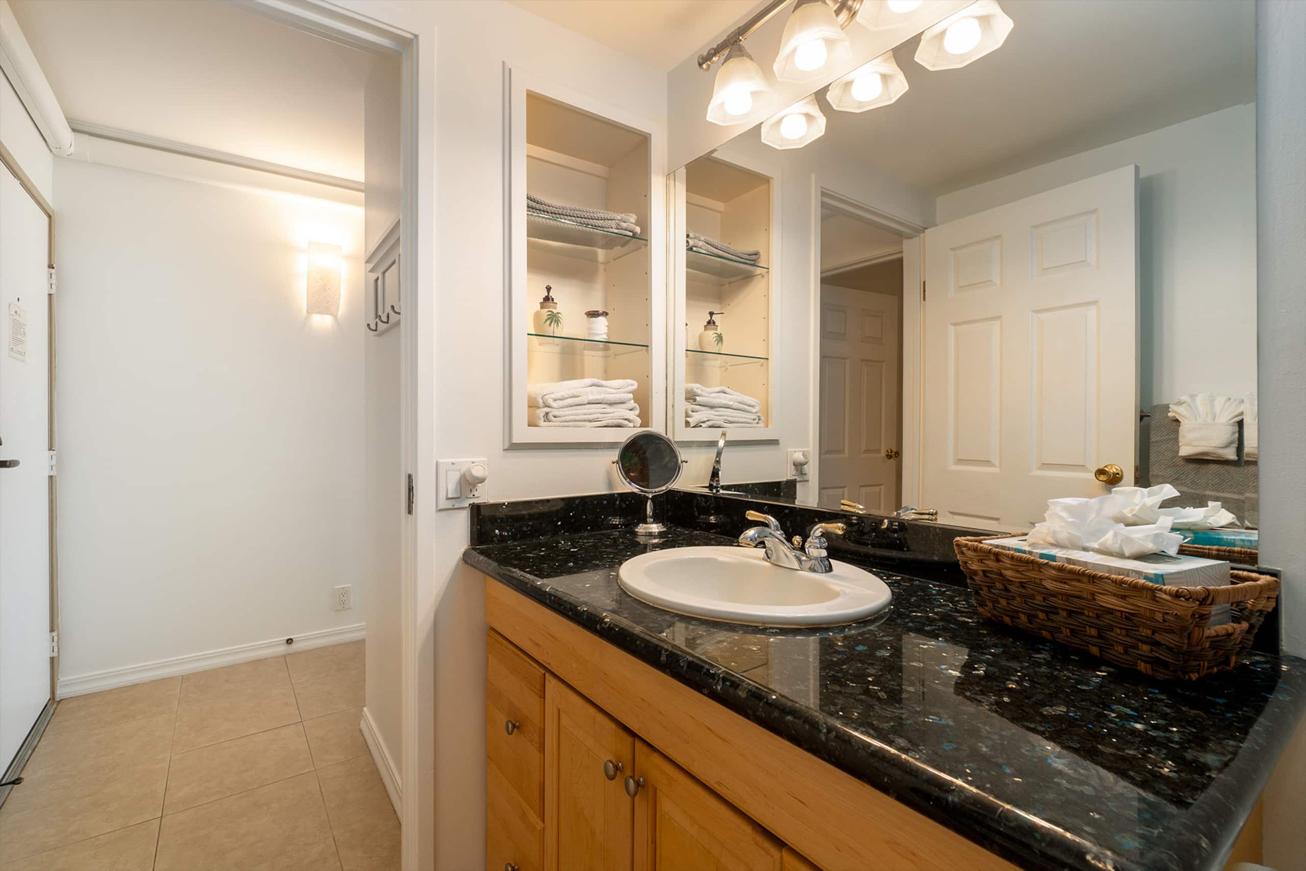 Condo in Kihei · ★4.82 · 1 bedroom · 2 beds · 1 bath - Image 11