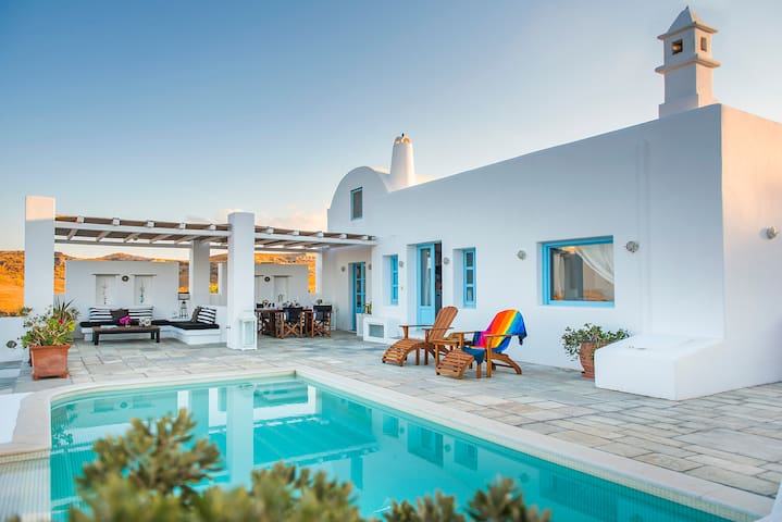 Three Bedroom Villa private pool & car rental