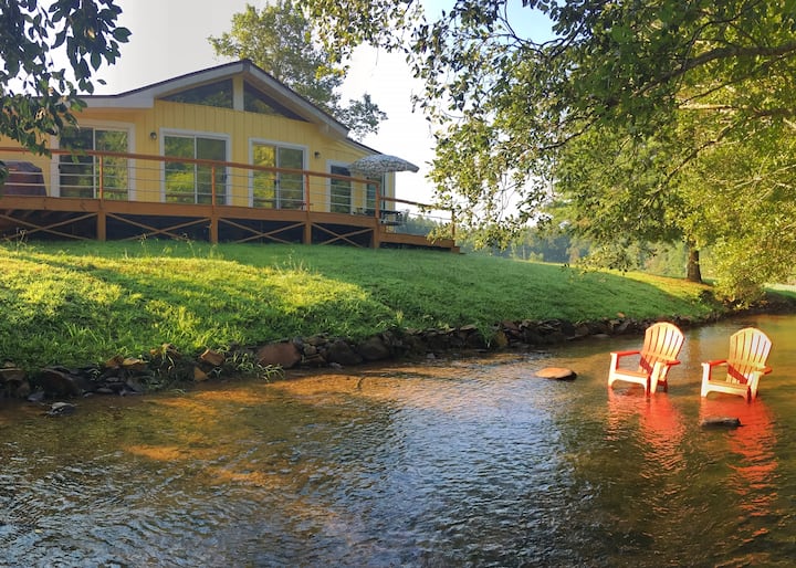 Valley Creekside Cottage Cottages for Rent in Ellijay,