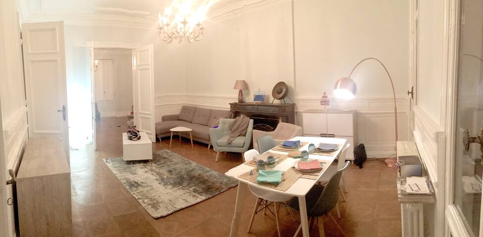 Séjour unique dans un hôtel particulier gallery image 2