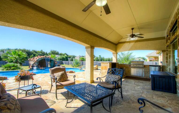 Tranquil Austin House- Good for Families gallery image 3