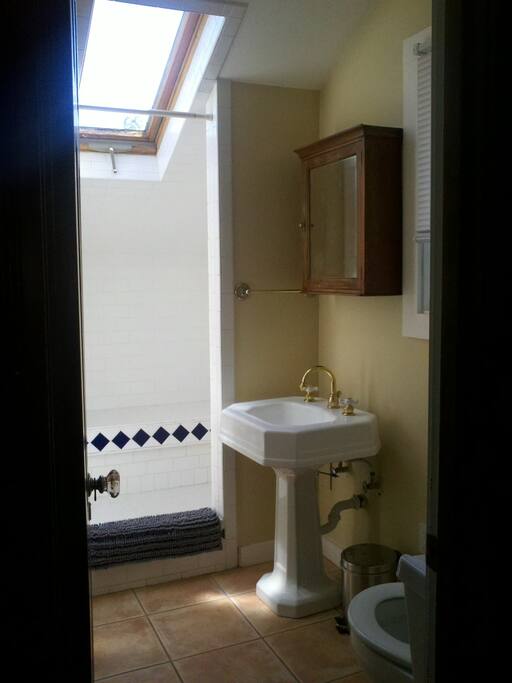 Private Bath in Wilammette Suite