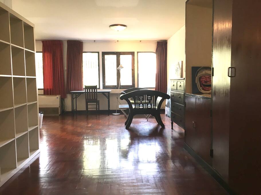 Entrance to big room + tons of natural light