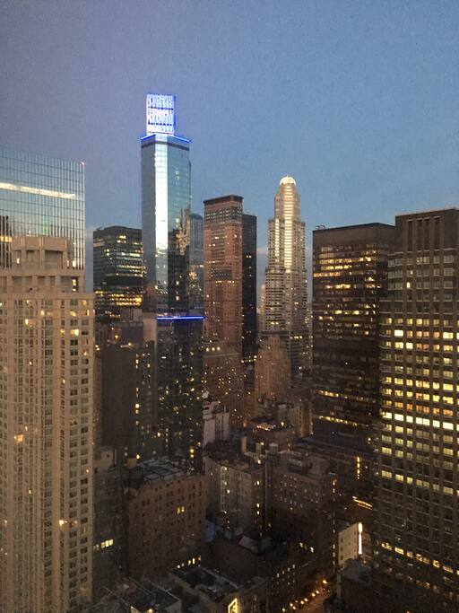 Amazing views of skyscrapers to the North