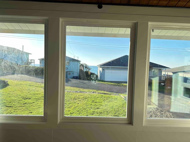 Woody Cottage - Lincoln City, OR