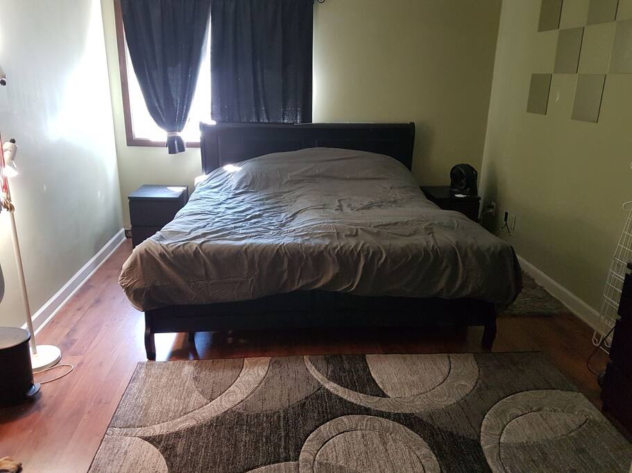 king size bedroom