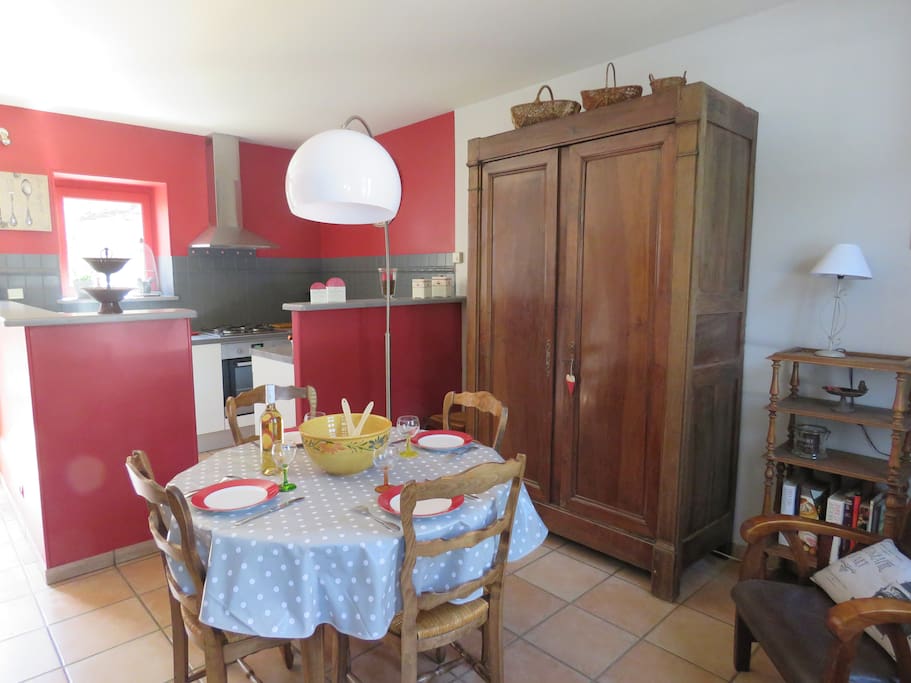 Cuisine / Salle à manger donnant sur la terrasse