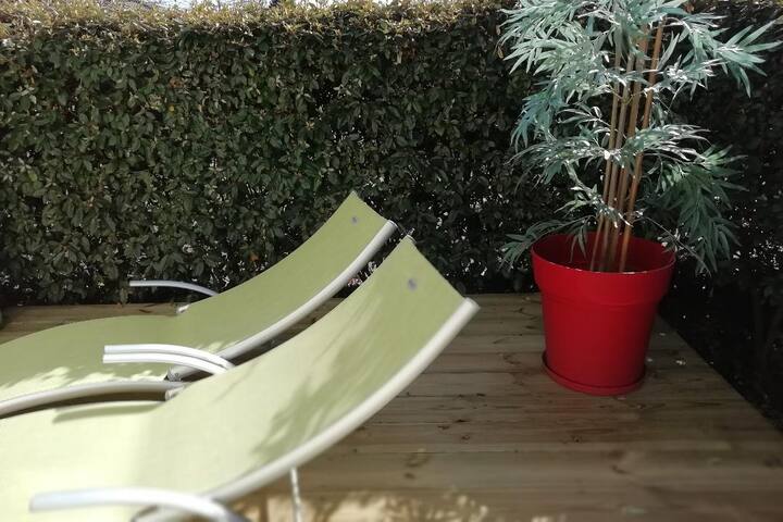 DREAM ON THE SUNNY TERRACE NOT OVERLOOKED