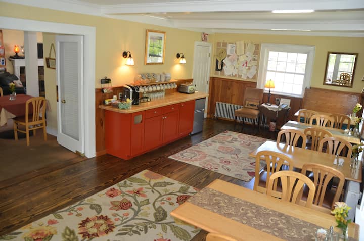 Cornwall Inn - Suite W/2 Bedrooms (Sorry, No Pets) - Kent, CT