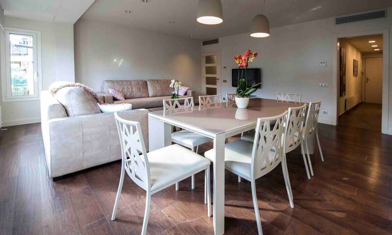 Sagrada Familia Luxurious gallery image 3