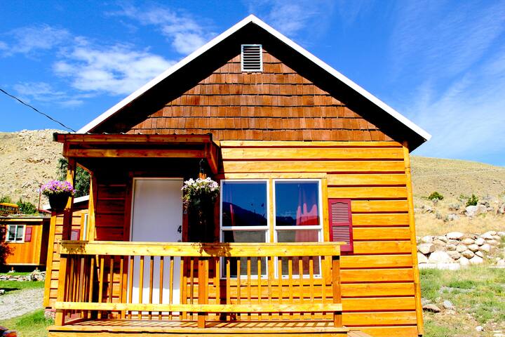 Airbnb Gardiner Vacation Rentals Places To Stay Montana