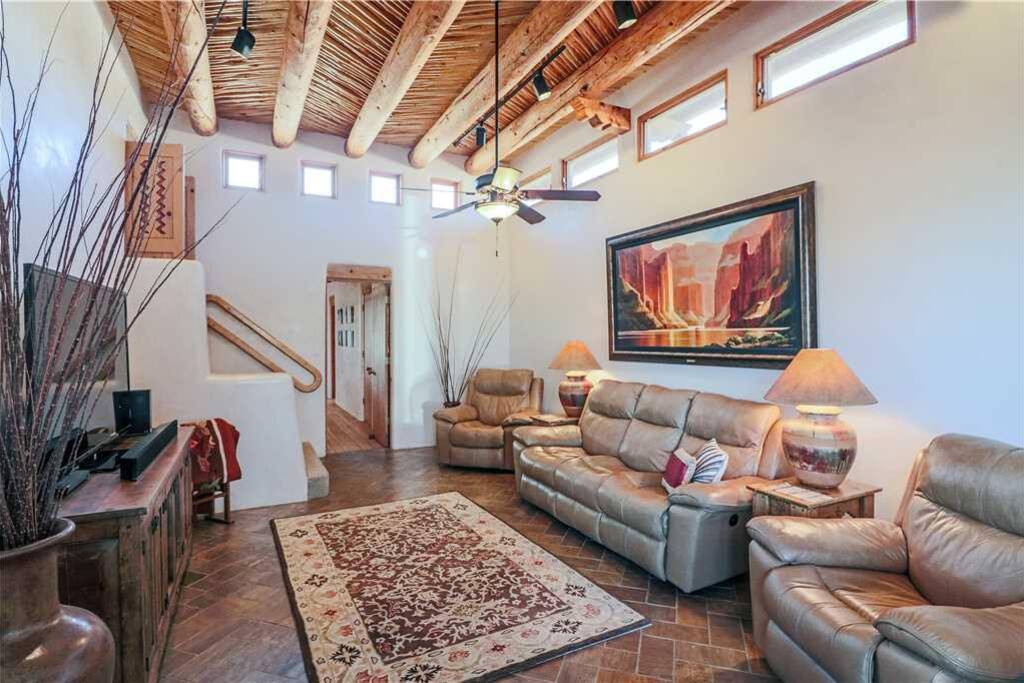 Movie Night? - With the extra TV area, there's plenty of seating to enjoy a movie night with the family.