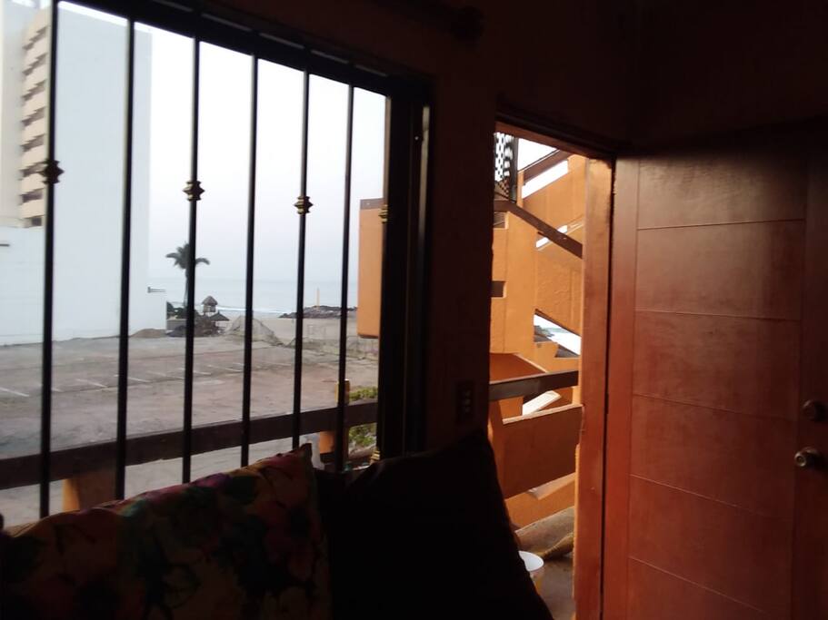 VISTA LATERAL A LA PLAYA