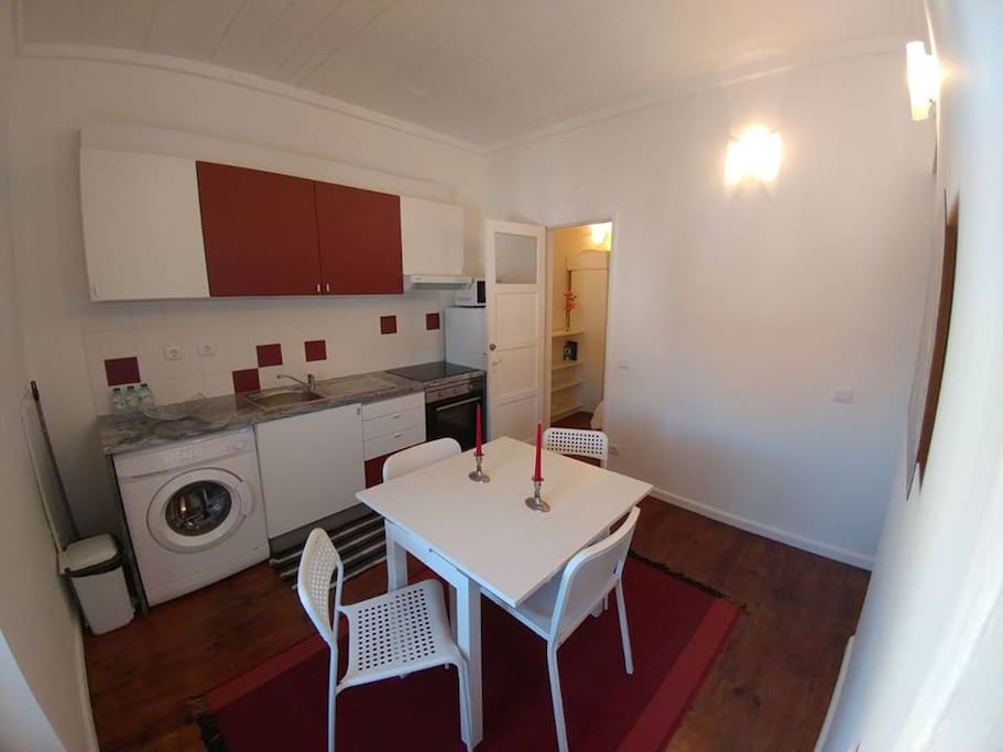 Dining room/Kitchen with views of the Seixal Bay