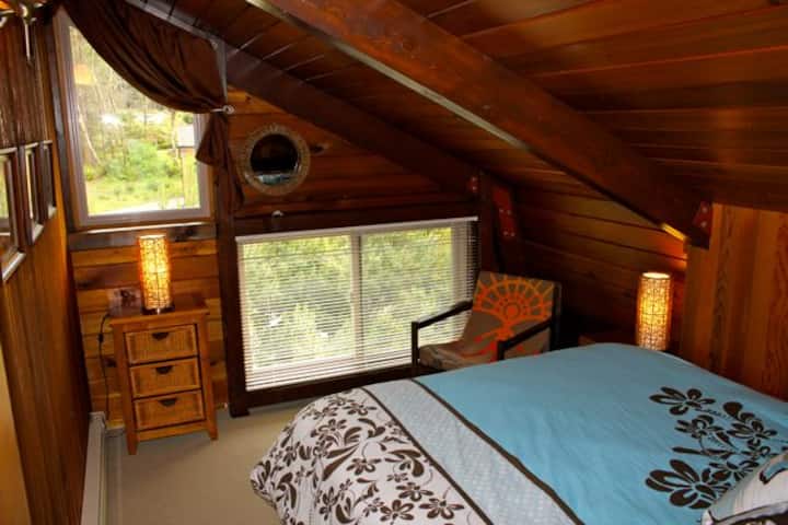 UPSTAIRS QUEEN