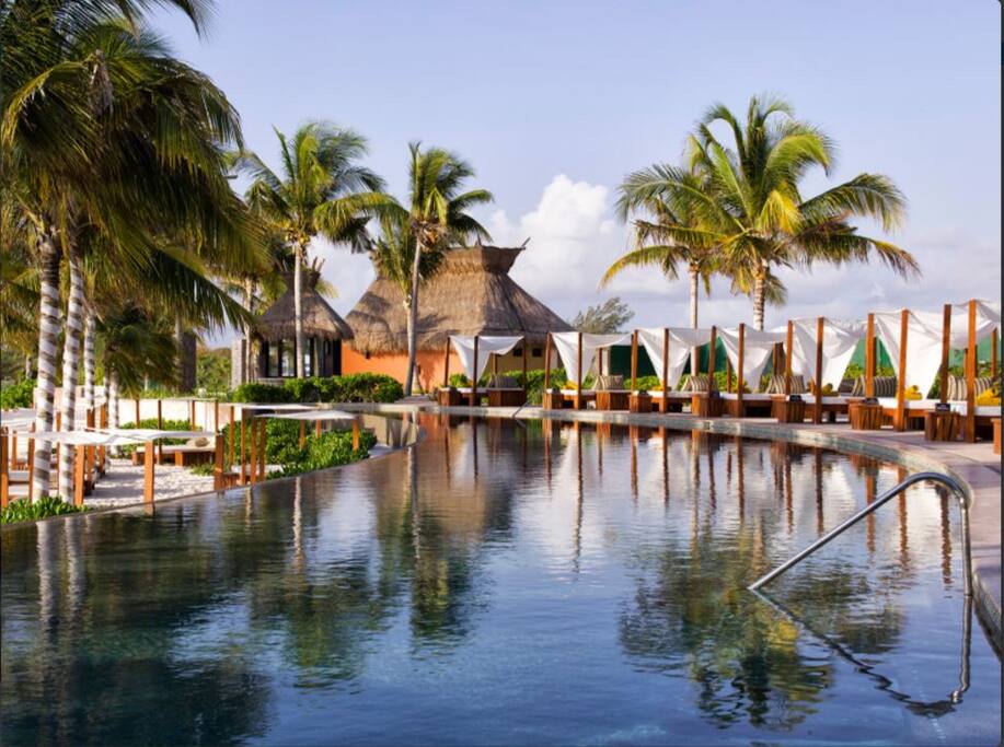 VIP Infinity Pool