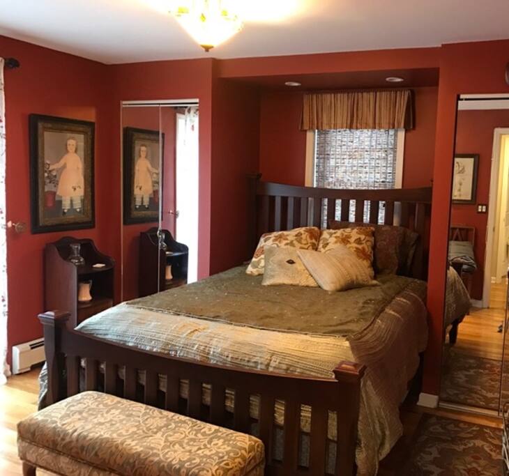 Comfy Queen-size Bed