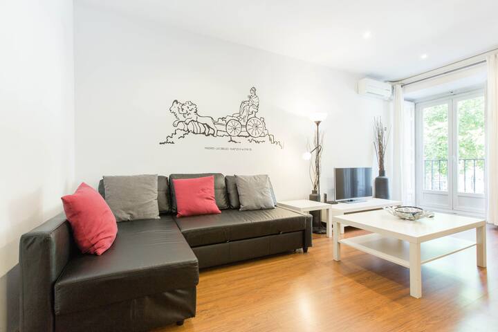 Plaza de Tirso De Molina – Downtown Madrid gallery image 3