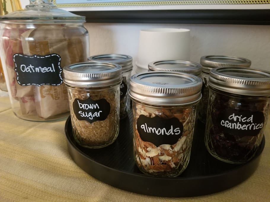 Oatmeal Bar: assorted toppings for oatmeal or even yogurt! Yummy!