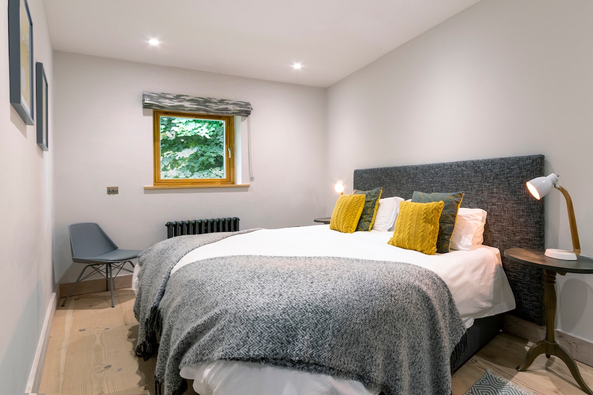 Bedroom two (can also become a twin upon request)