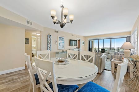 Tarpon Beach 303, Gulf-front, Corner Unit!