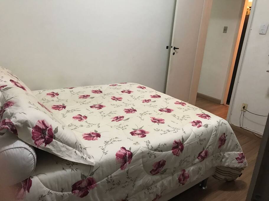 No quarto há também Tv