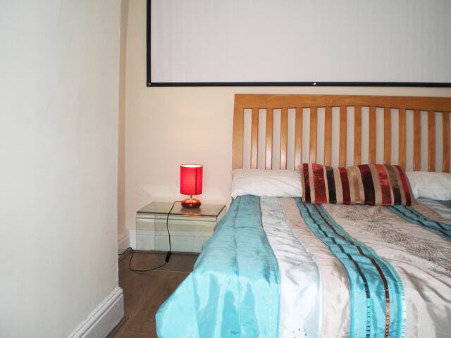 Room On The The Top Of Town Centre