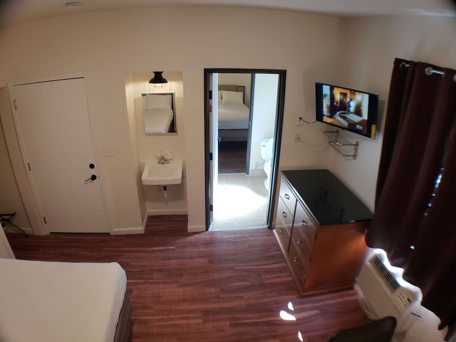 Room w/ view of Jack and Jill Bathroom and Adjacent Room #14- great for groups and families!