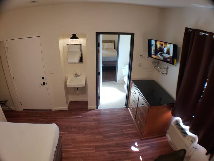 Spacious Room W Jack And Jill Bath Rm 15 Hostels For Rent In Wilmington California United States