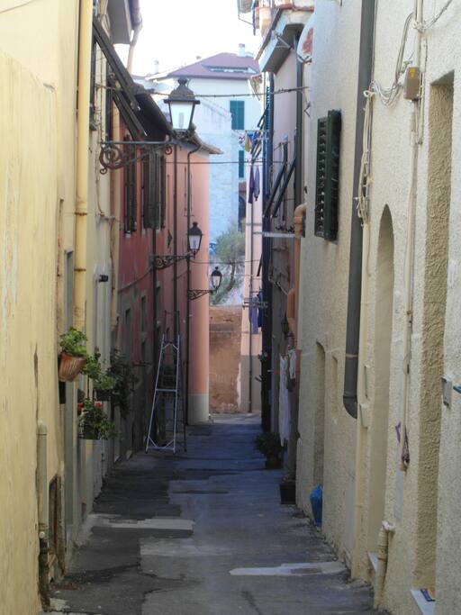 Il vicolo del nostro appartamento