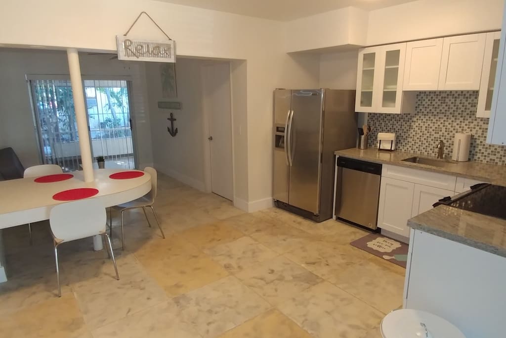 Spacious kitchen with pantry and family room