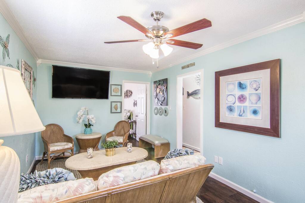 Family Room with 60" HD Flat Screen
