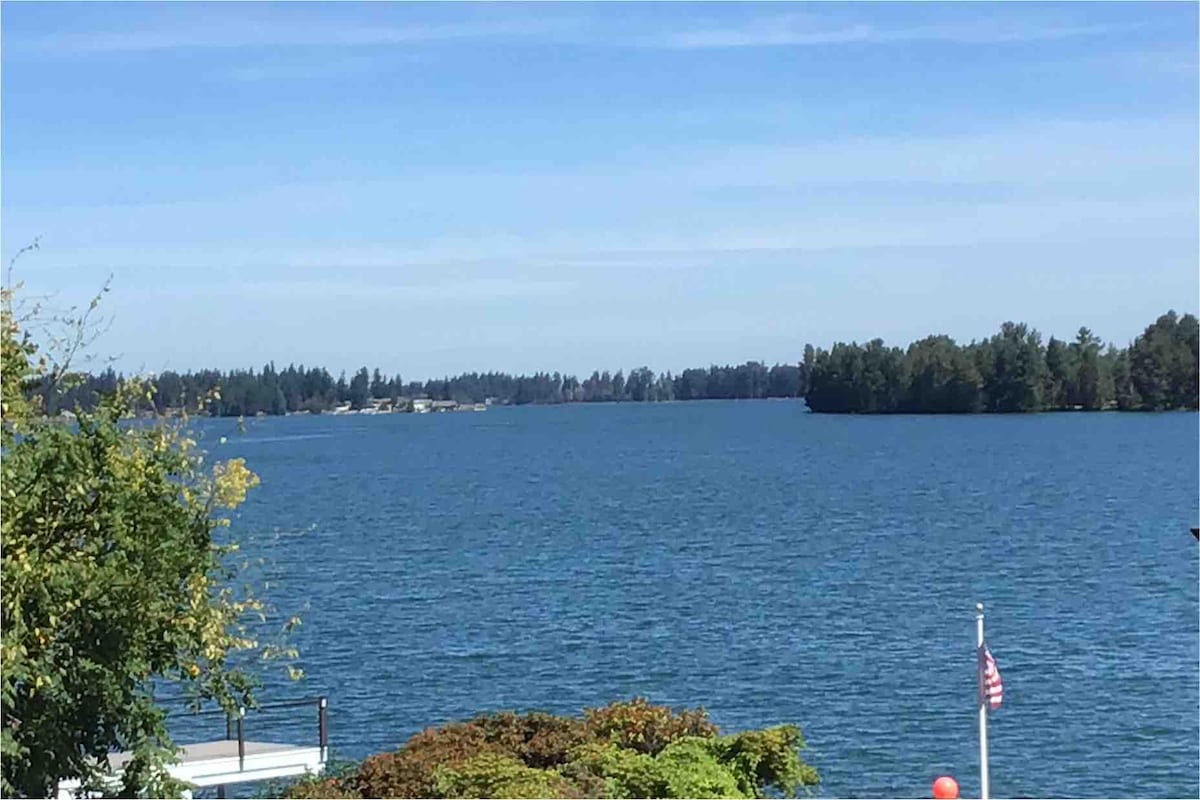 بيوت بإطلالة على البحيرة للإيجار في Lake Tapps - واشنطن, الولايات المتحدة |  Airbnb