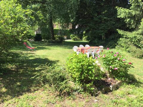 Welcoming house, 160m2.8 pers,pretty garden