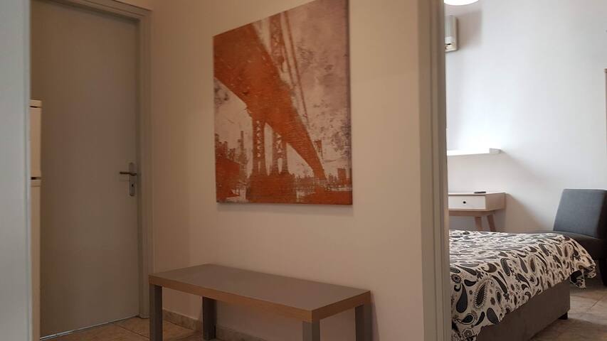 Palette Apartment (Champagne) – Athens Center gallery image 2