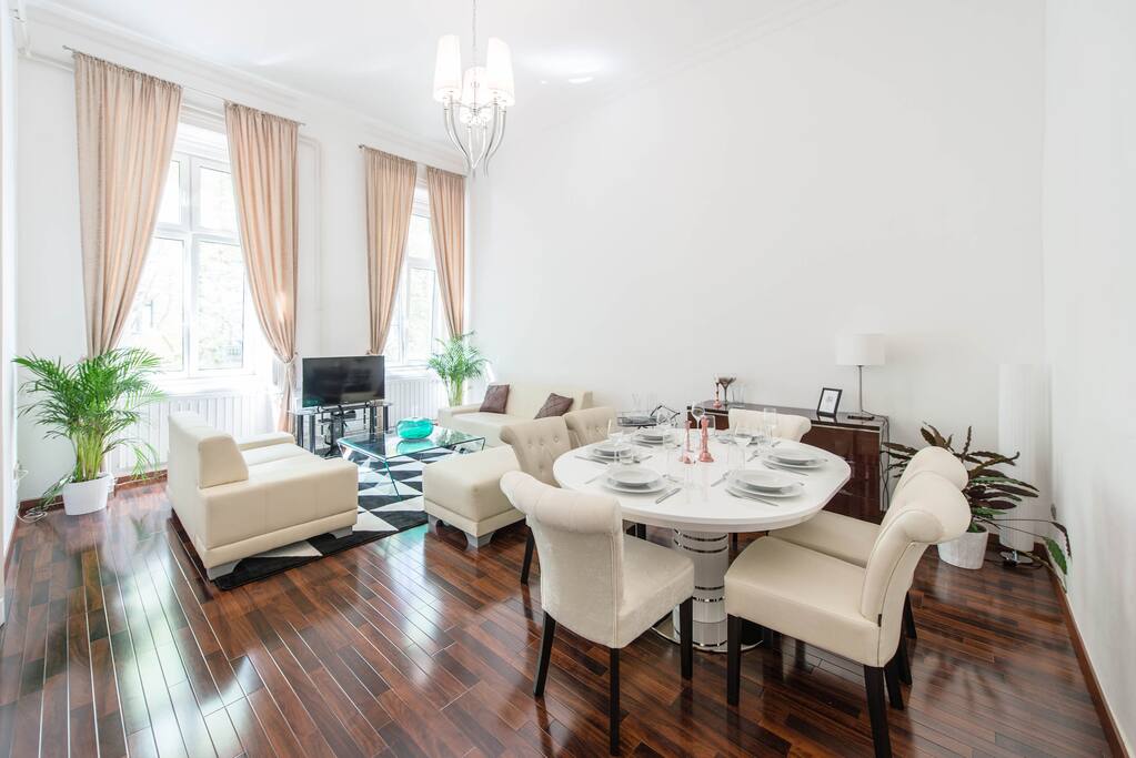 Living & dining area