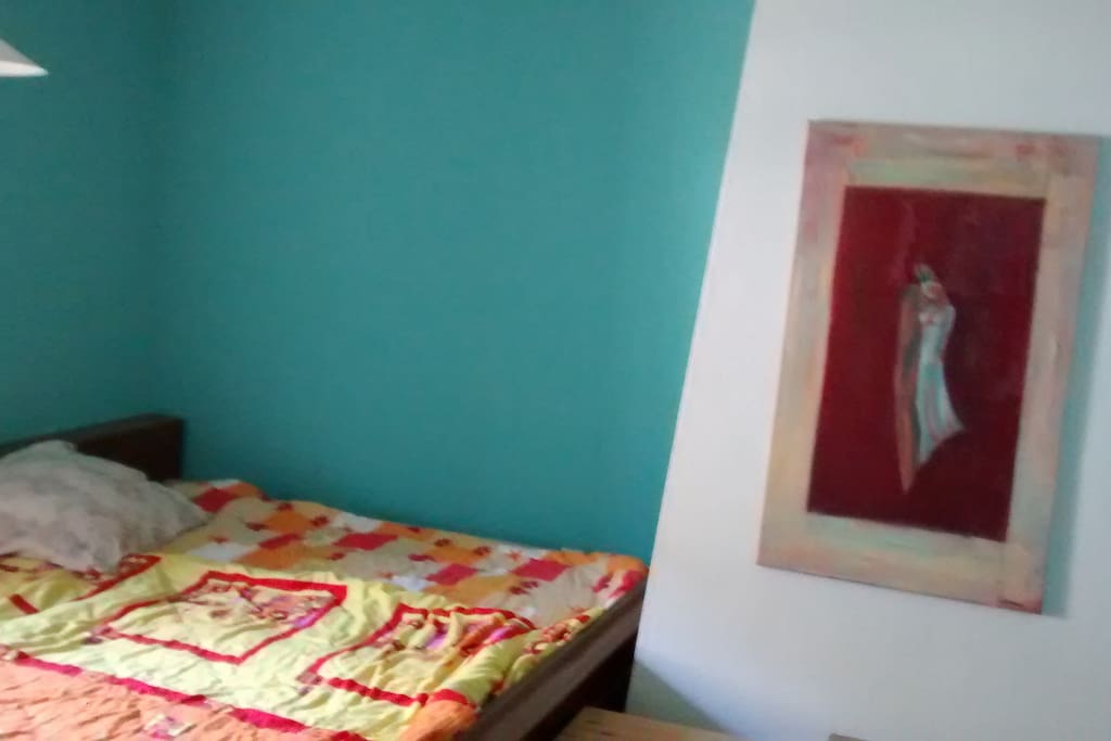 Doppelbett in Schlafzimmer 1