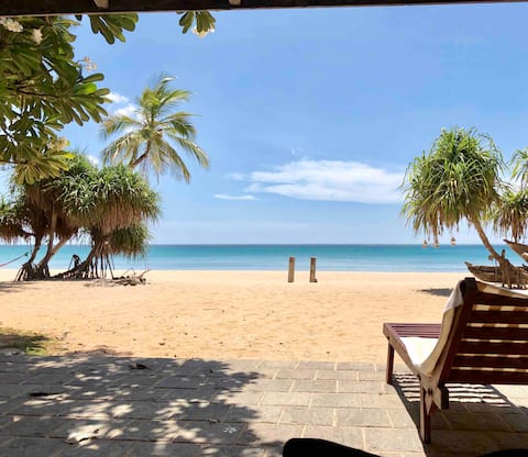 Moon Isle Beach Bungalow Nilaveli Triple room 3bed