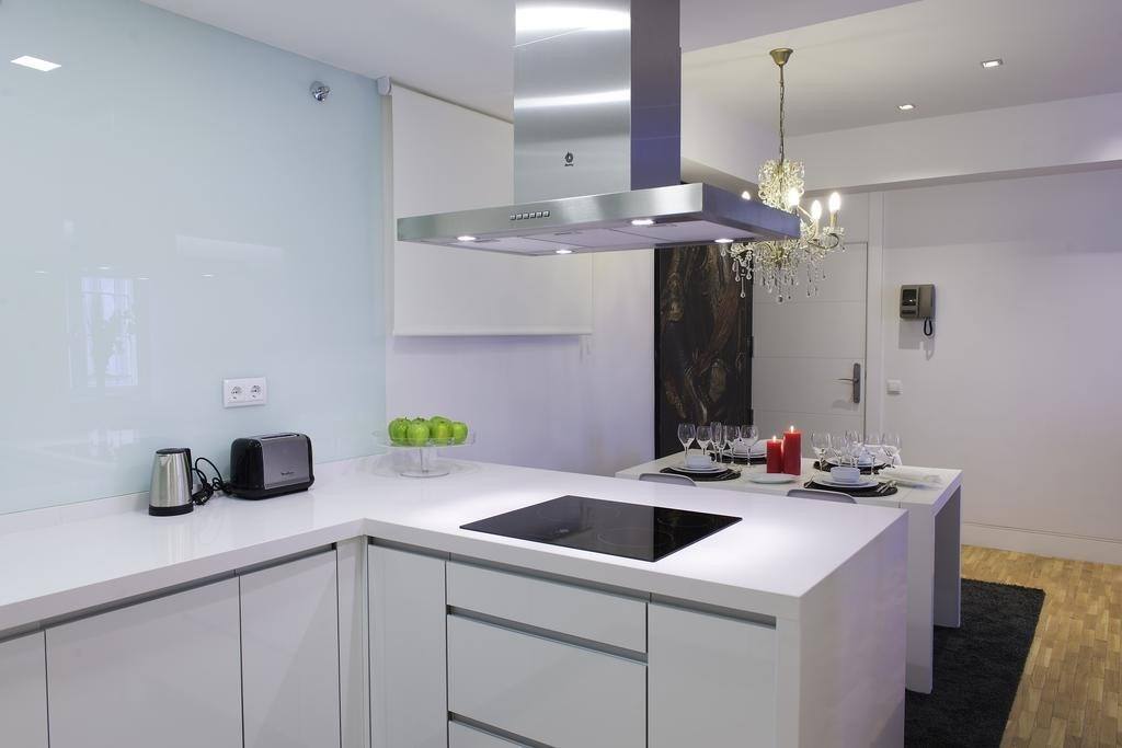 Make a tasty meal in the kitchenette.