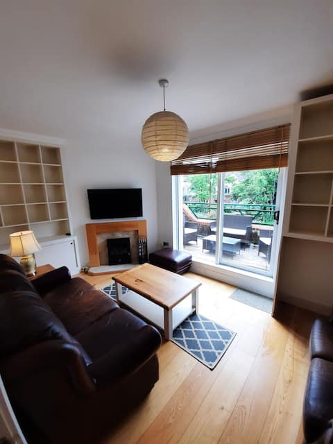 Popular Airbnb listing: Gorgeous City Centre Townhouse in Galway City Central