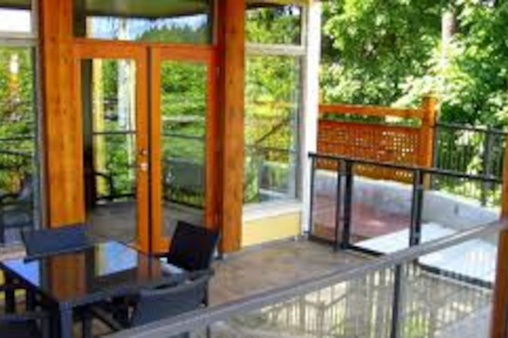 Every room has a deck, bbq and amazing view
