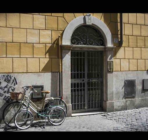 Trastevereroof apt.15 gallery image 2