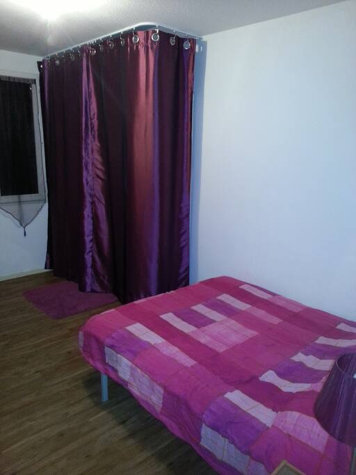La chambre qui peut accueillir 2 personnes