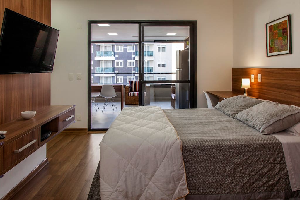 "Apartamento muito bem localizado e arrumado, um local que, com certeza, indicaria a amigos." - Fabio