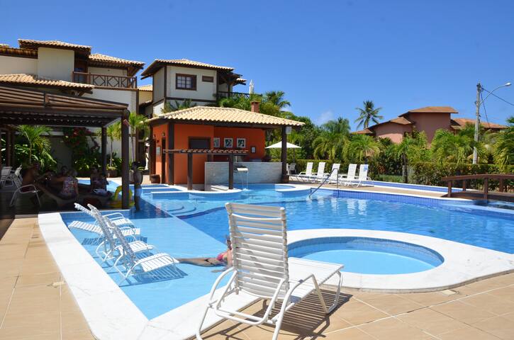 PRAIA DO FORTE -  VILLAGE - LUXUOSO 
3 QUARTOS